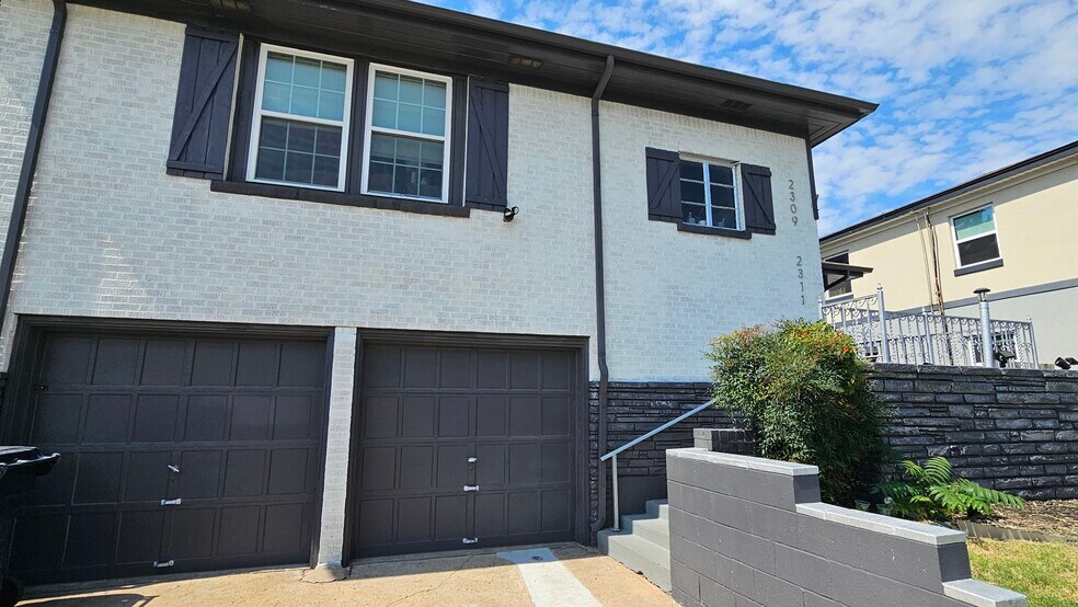 Building Photo - 2311 N Gatewood Ave