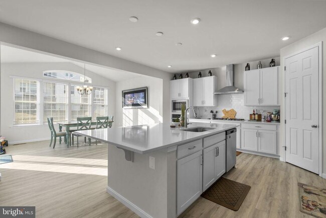 Building Photo - 68 SNOWDROP Dr