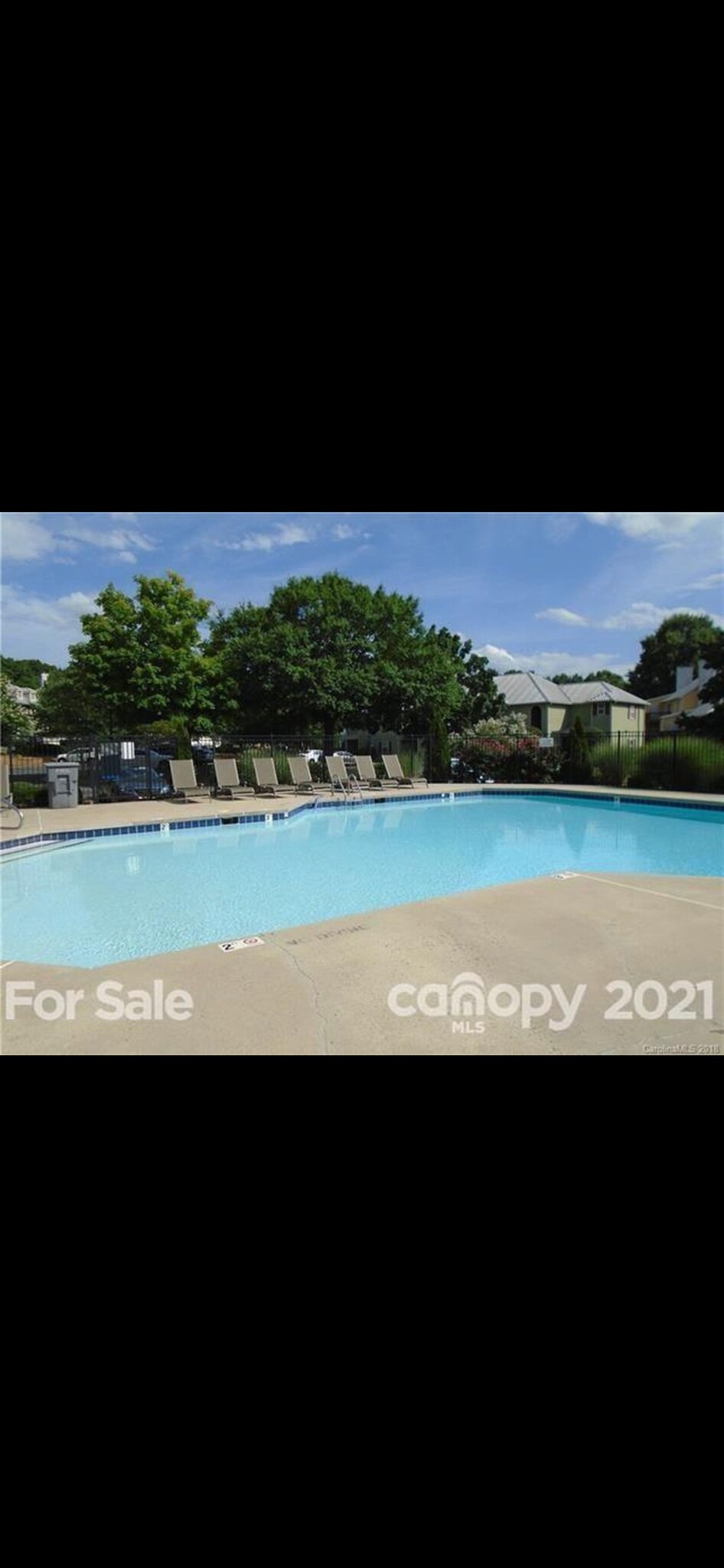 Building Photo - 3300 Selwyn Farms La