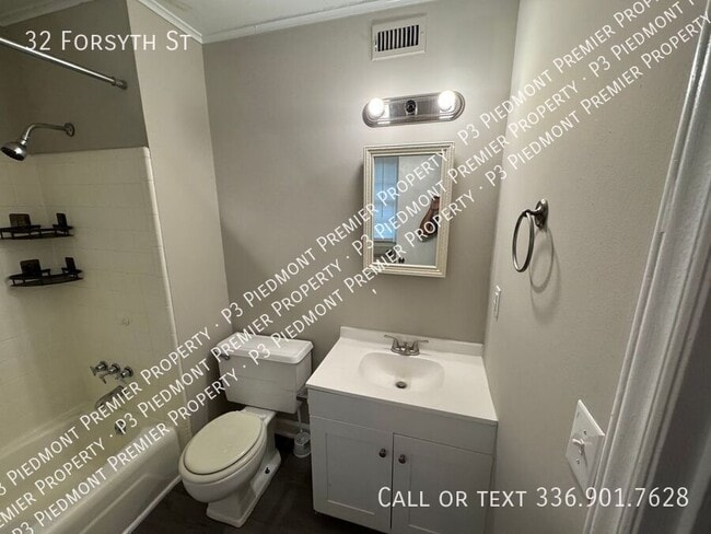 Building Photo - 32 Forsyth St