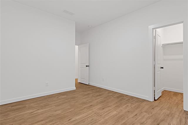 Building Photo - 1303 Bells Dr