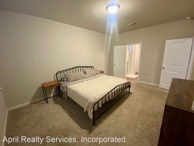 Building Photo - 3 br, 2 bath House - 130 Lullaby Ln