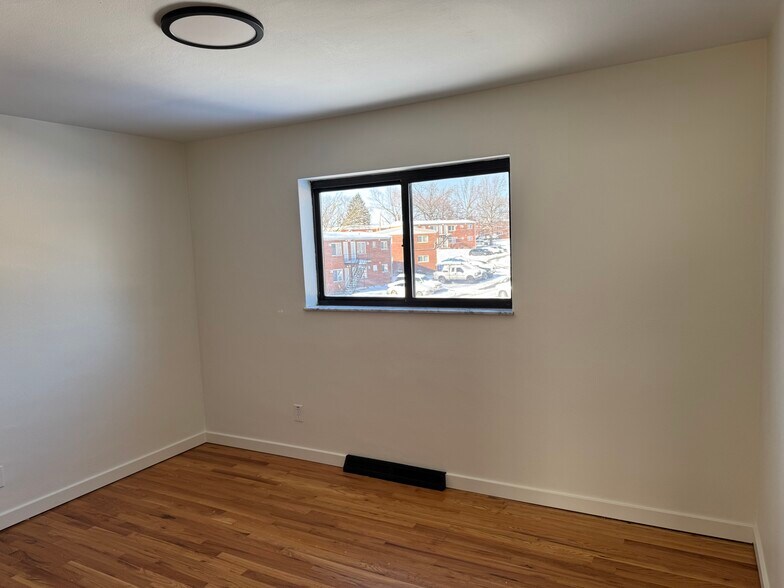 Building Photo - 3948 Brittany Cir