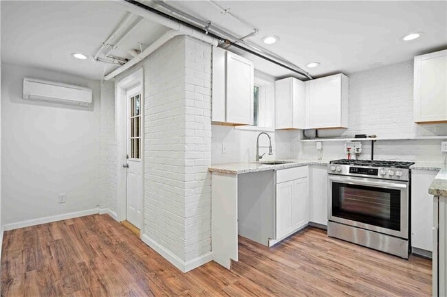 Building Photo - 1850 Ardmore Rd NW