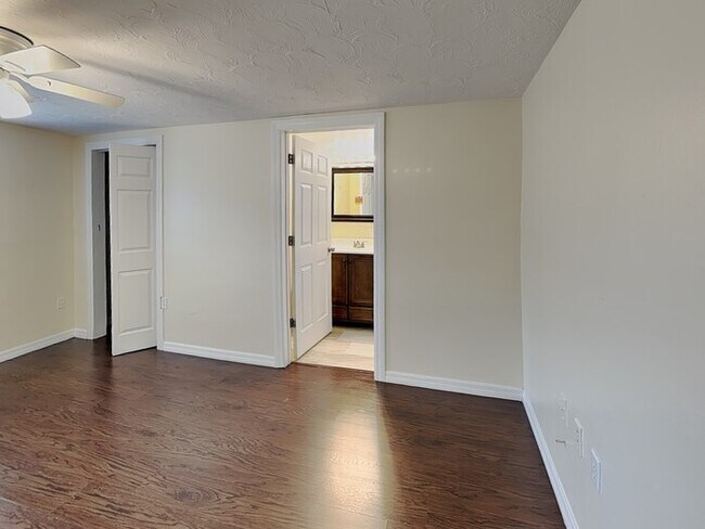 Building Photo - 6041 9th Ave