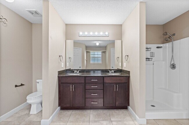 Building Photo - 7968 Lola Cir