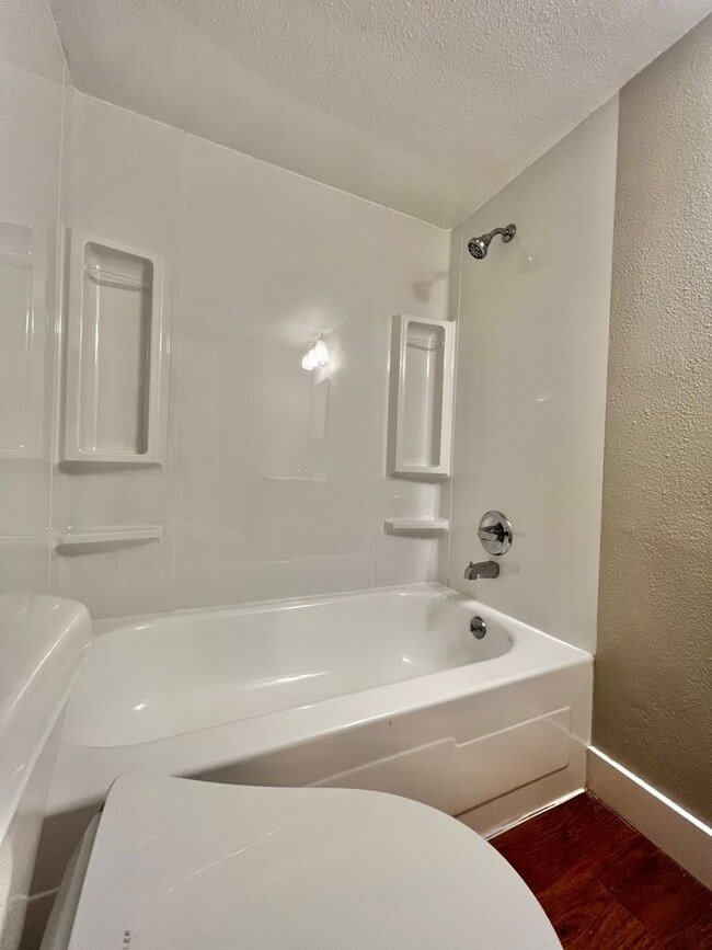 Building Photo - NShields632 (KC-LN)