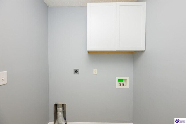 Building Photo - 100 Radford Ct