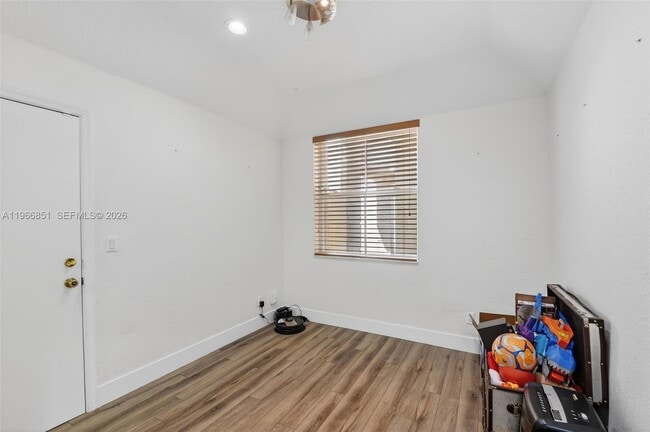 Building Photo - 9041 Silver Glen Way