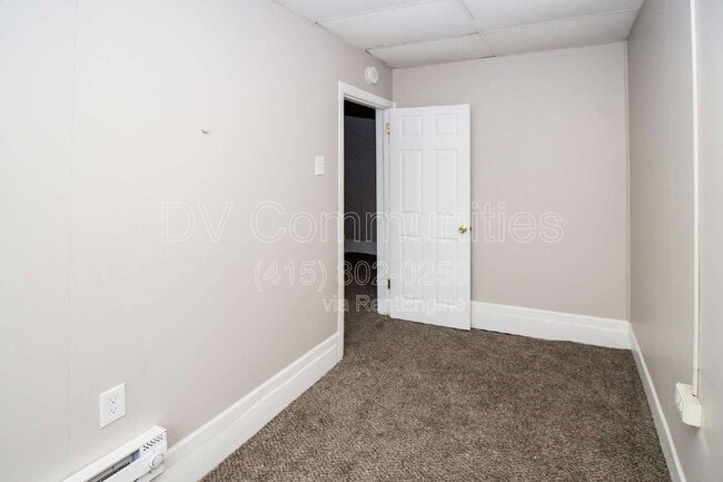 Building Photo - 2947 E 57th St