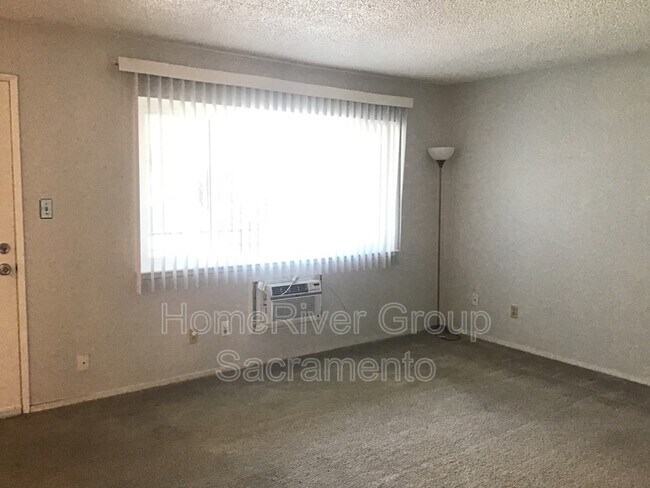 Building Photo - 10616 Fair Oaks Blvd