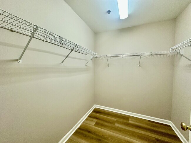 Building Photo - Beautiful Two Bedroom Townhome Located in Bluffton Village!