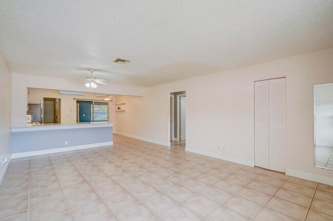 Building Photo - 3929 Kenas St