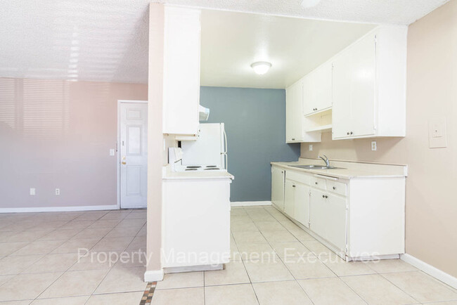 Building Photo - Nice 1 Bedroom Apartment