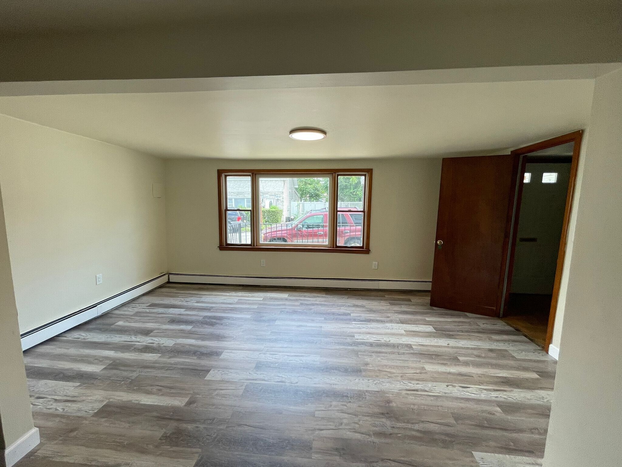 Living Room - 9 Manchester Ave