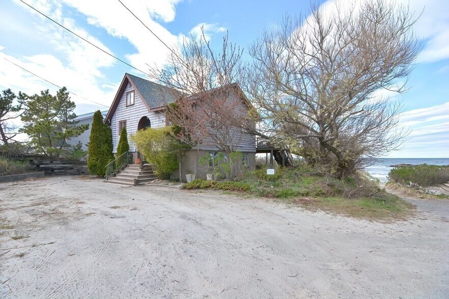 Building Photo - 18 Bungalow Rd