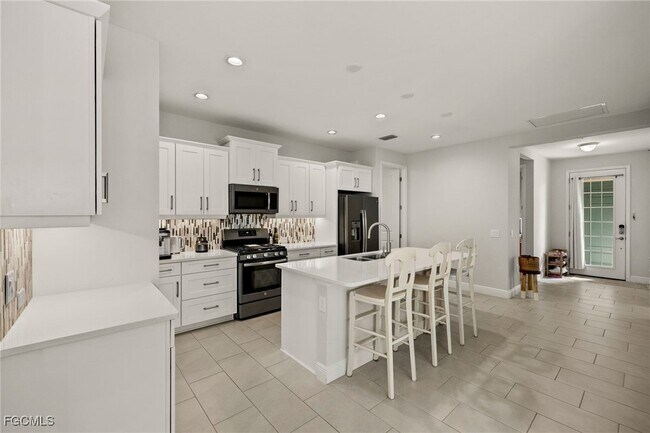 Building Photo - 11755 Solano Dr
