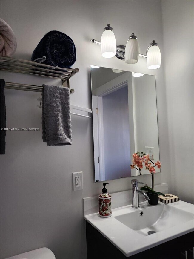 Building Photo - 26132 SW 136 Ct