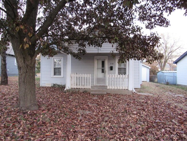 Primary Photo - 2116 N Fremont Ave