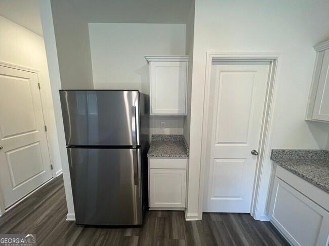 Building Photo - 7731 Sudbury Cir