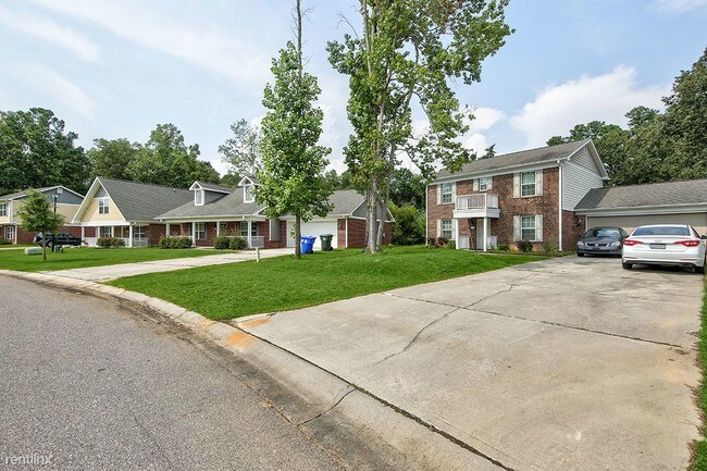 Building Photo - 4 br, 2.5 bath House - Oak Hollow