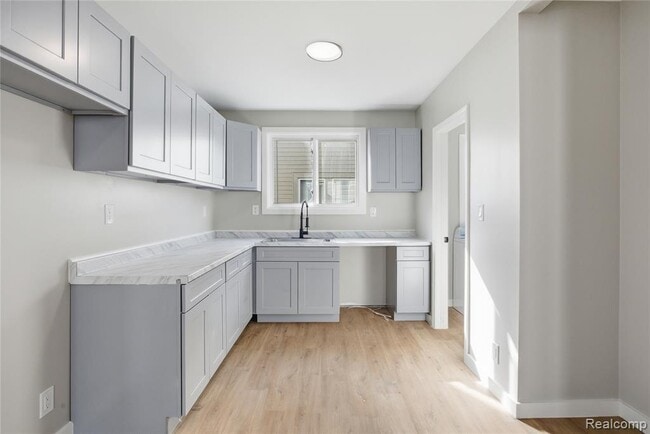 Building Photo - 14615 Winthrop St