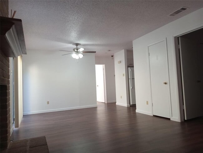 Building Photo - 12900 Hymeadow Dr