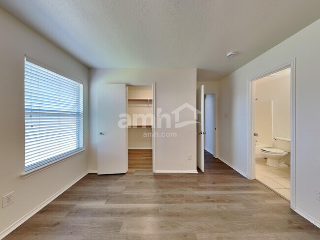 Building Photo - 532 Winbridge Ln