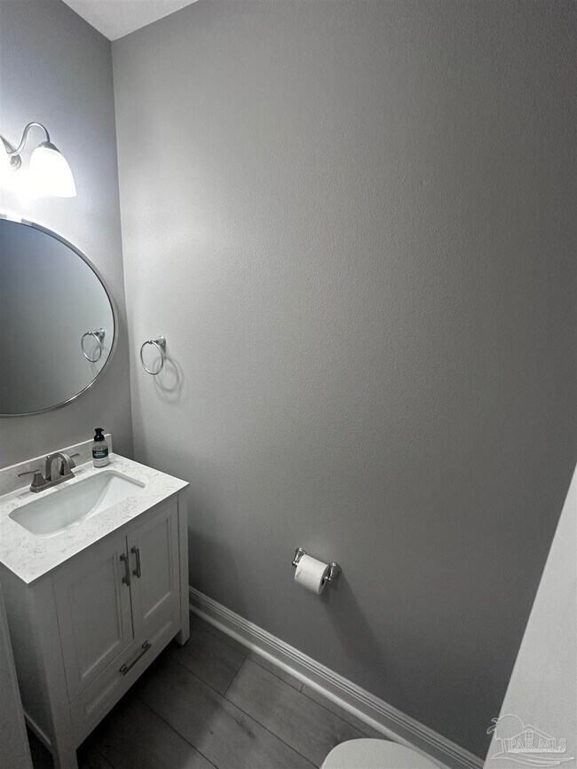 Building Photo - 4745 Dupont Cir