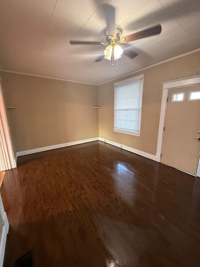 Building Photo - 2-Bedroom 1 Bath House with Spacious Entertaining Porch