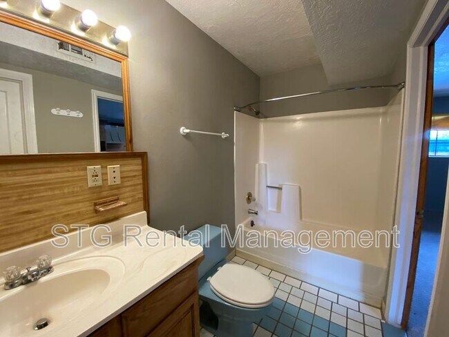 Building Photo - 145 E 500 S