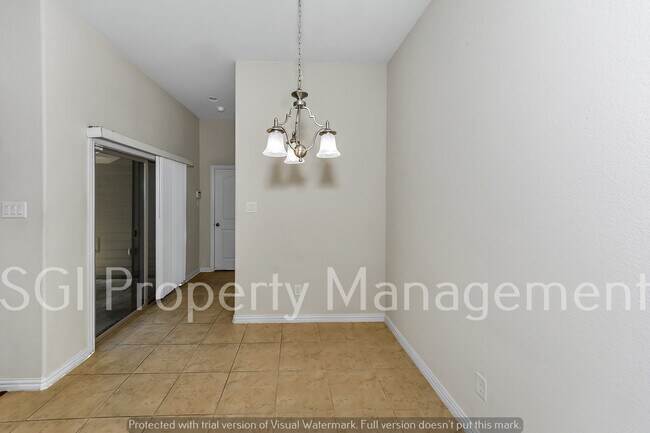 Building Photo - 679 Emily Ln