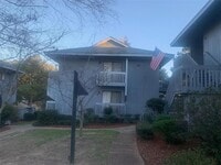 Building Photo - 213 Golf Terrace