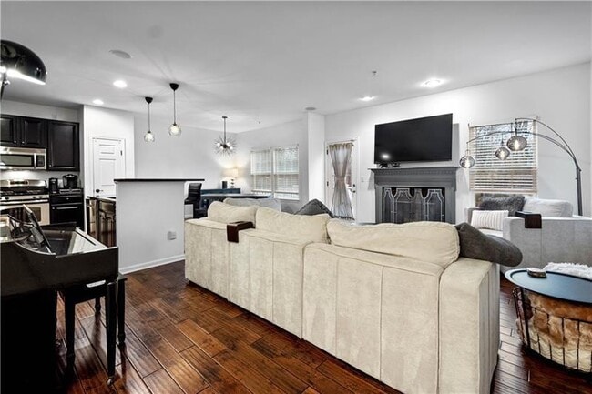 Building Photo - 294 Maple Ridge Dr