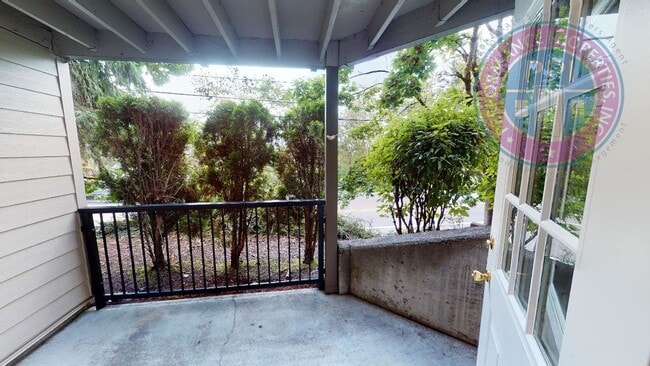 Building Photo - DEPOSIT FREE MOVE IN WITH OBLIGO! WATER,SE...