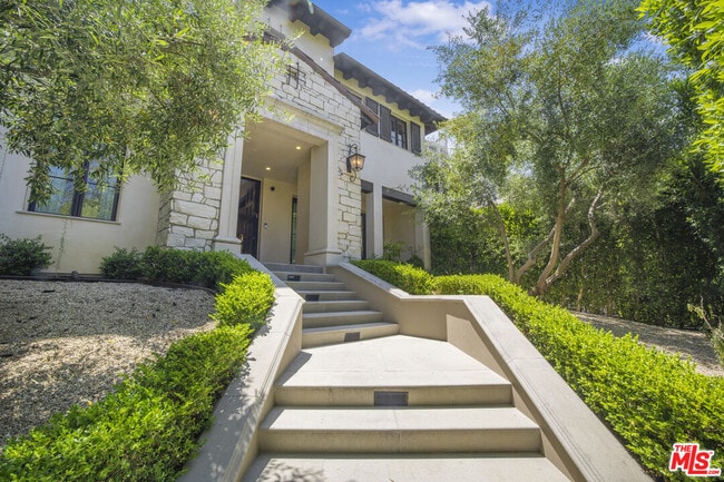 Building Photo - 439 S Spalding Dr