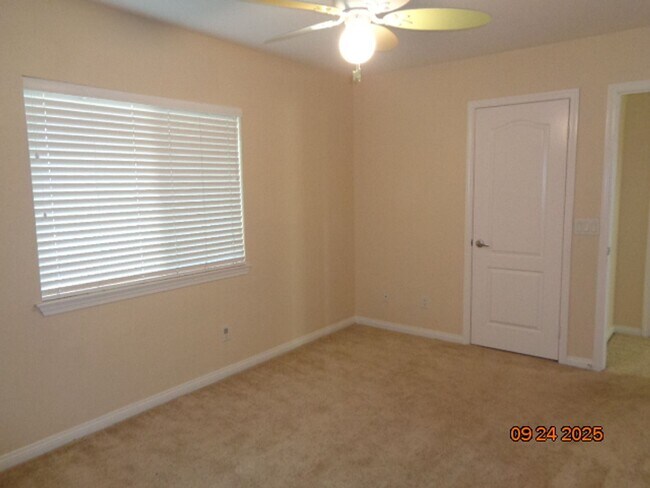 Building Photo - Spacious Quartz Hill 2 Story Home Offering 3663 sq. ft. and was Built in 2004