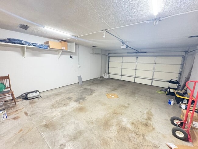 Building Photo - Home for rent on the Westside