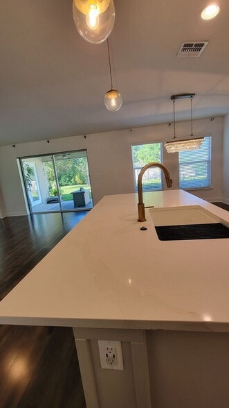 Building Photo - 3541 Gretchen Dr