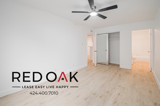 Building Photo - 4651 Cahuenga Blvd