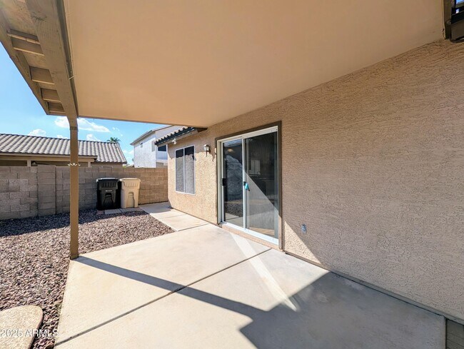 Building Photo - 8639 W Fullam St