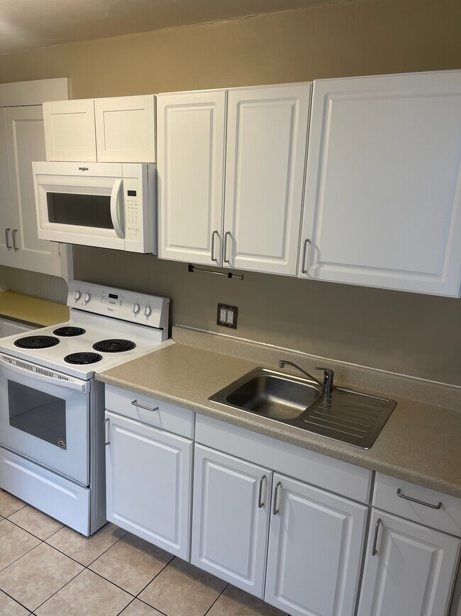 Building Photo - 1451 Tolma Ave