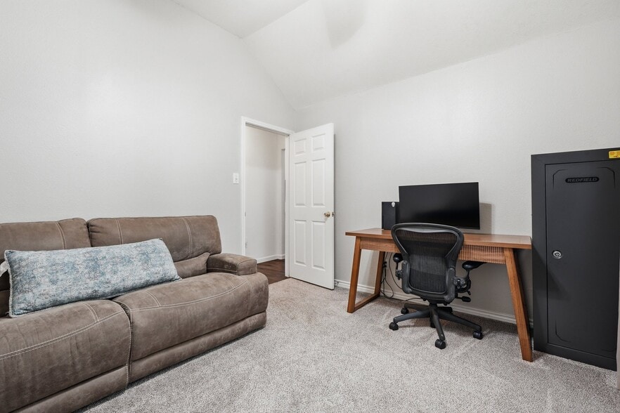 Building Photo - 7218 Gingerberry Dr