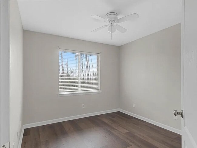 Building Photo - Single-Family House for Rent