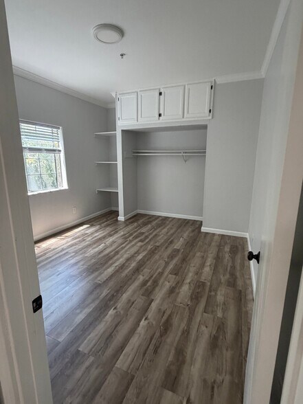 Building Photo - 1072 Laguna Ave
