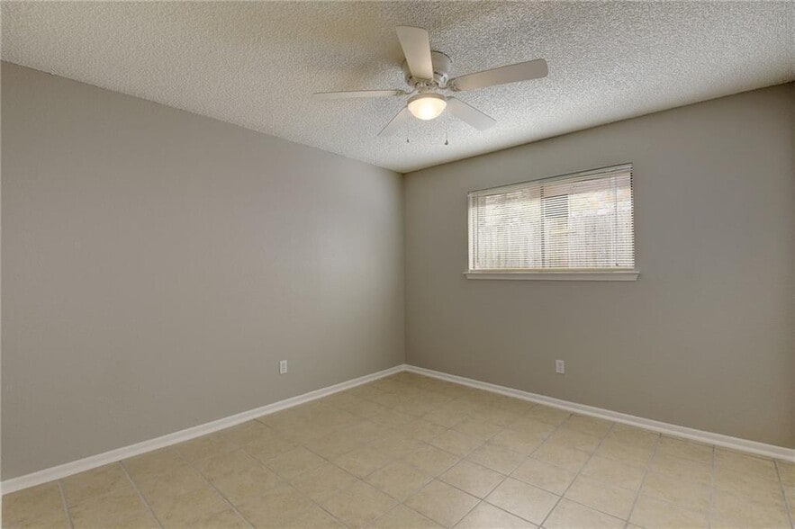 3rd Bedroom - 11202 Brushy Glen Dr