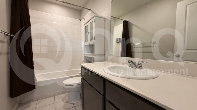 Building Photo - 802 Turnbuckle Ct