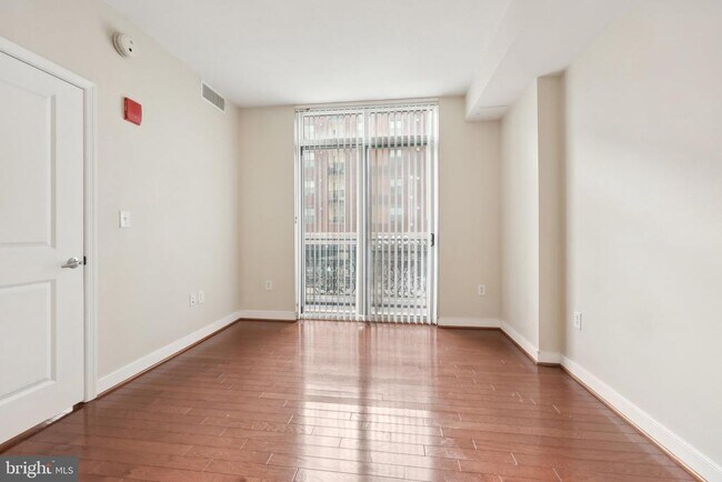 Building Photo - 155 Potomac Passage