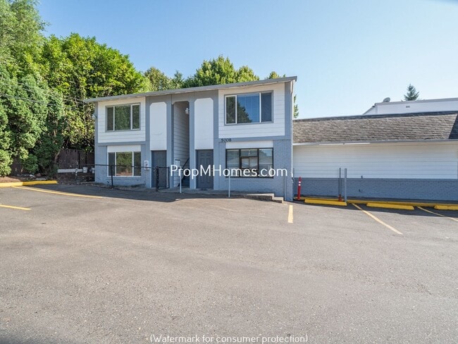 Primary Photo - 5008 SE Woodward St