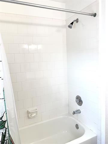 Building Photo - 7813 Aqua Vista Dr